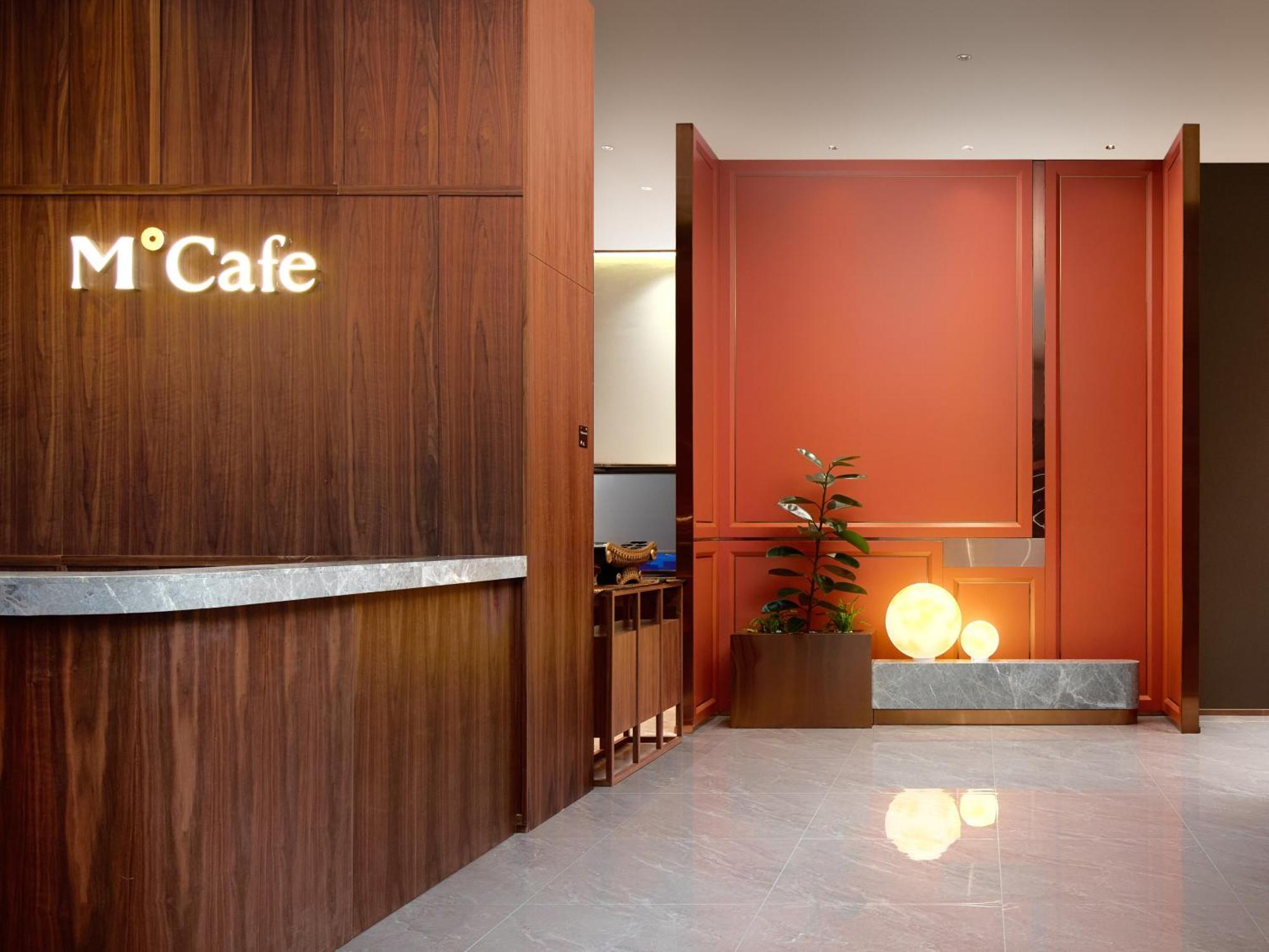 Model J Hotel Jakarta Soekarno - Hatta Airport Tangerang Exterior foto