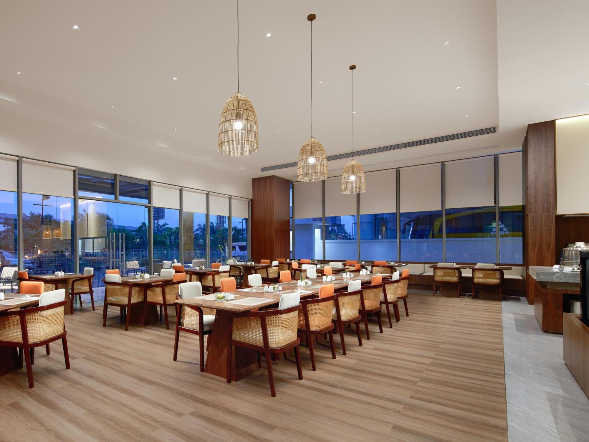 Model J Hotel Jakarta Soekarno - Hatta Airport Tangerang Exterior foto
