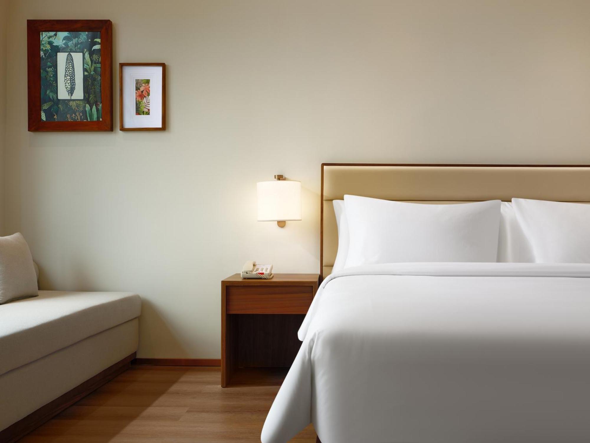 Model J Hotel Jakarta Soekarno - Hatta Airport Tangerang Exterior foto